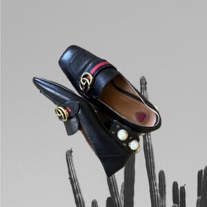Gucci Peyton pearl studded loafer style heel